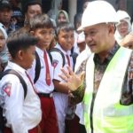 MENDIKDASMEN ABDUL MU’TI TINJAU SDN 1 KEDUNGJAYA CIREBON, REVITALISASI SEKOLAH JADI PRIORITAS